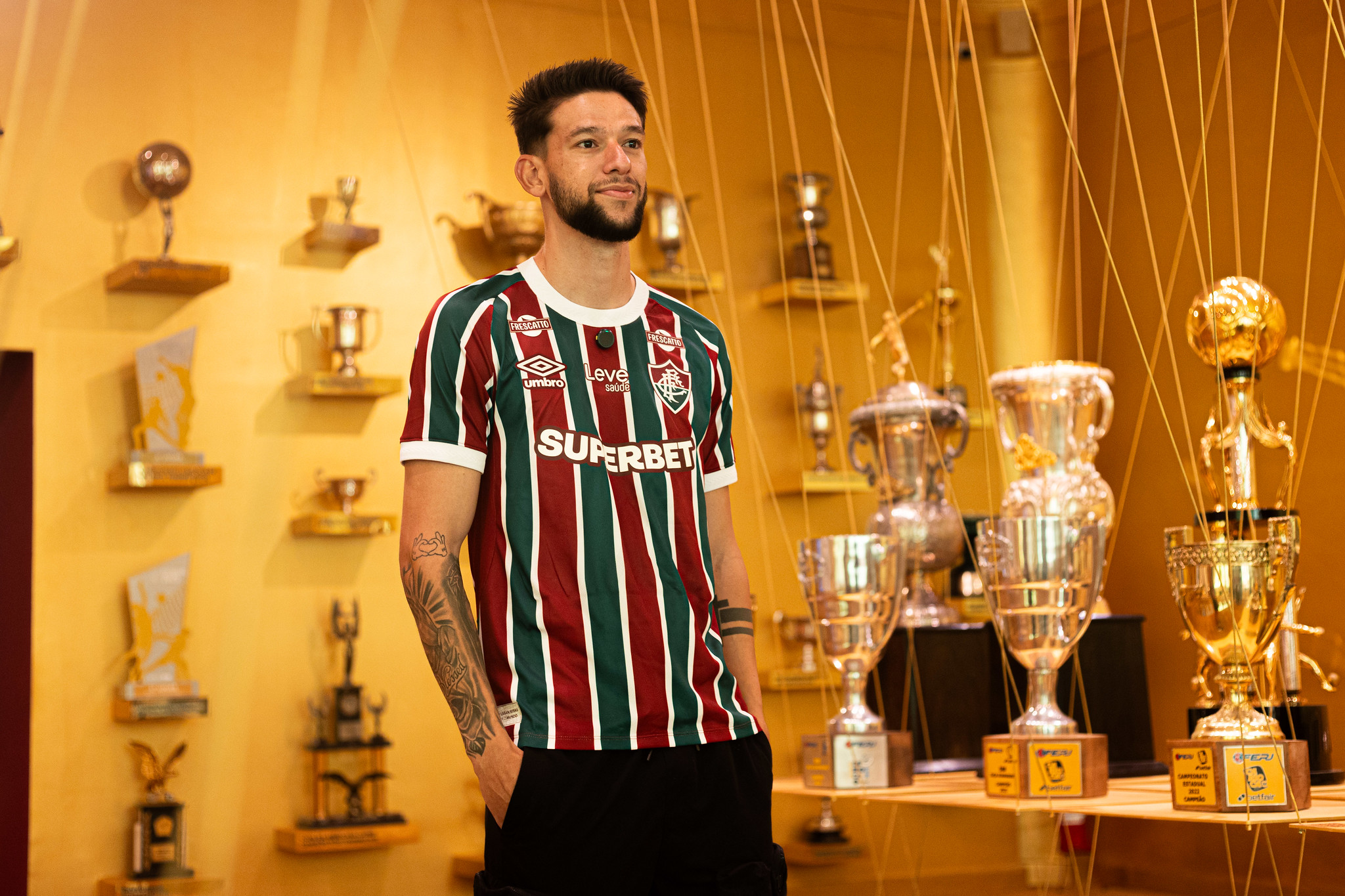 Fluminense oficializou a contratação de Jemmes Bruno