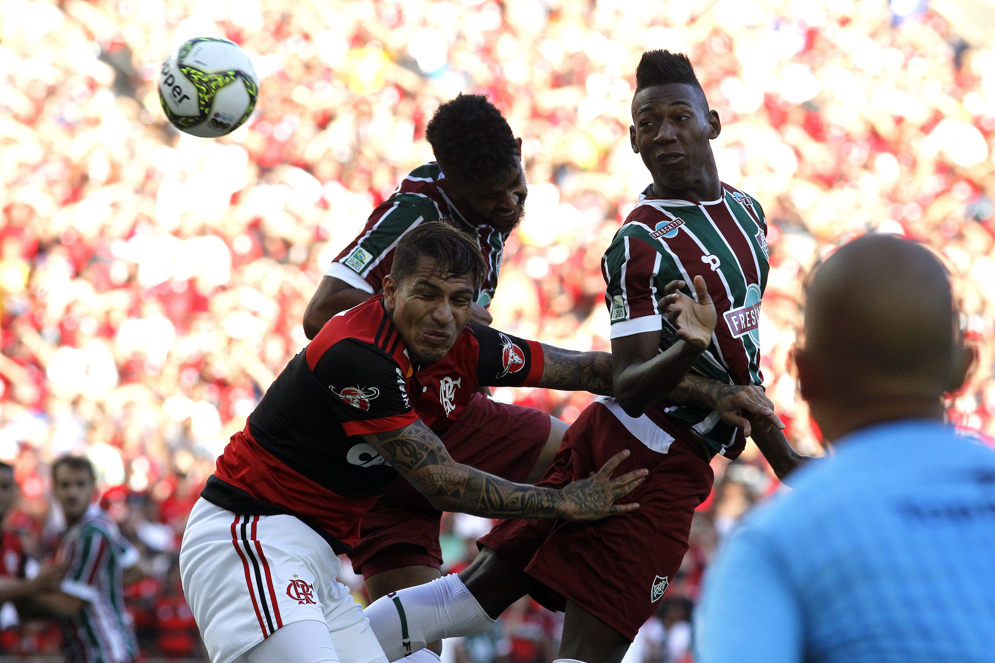 Fluminense luta, fica sem título mas mostra a força do elenco