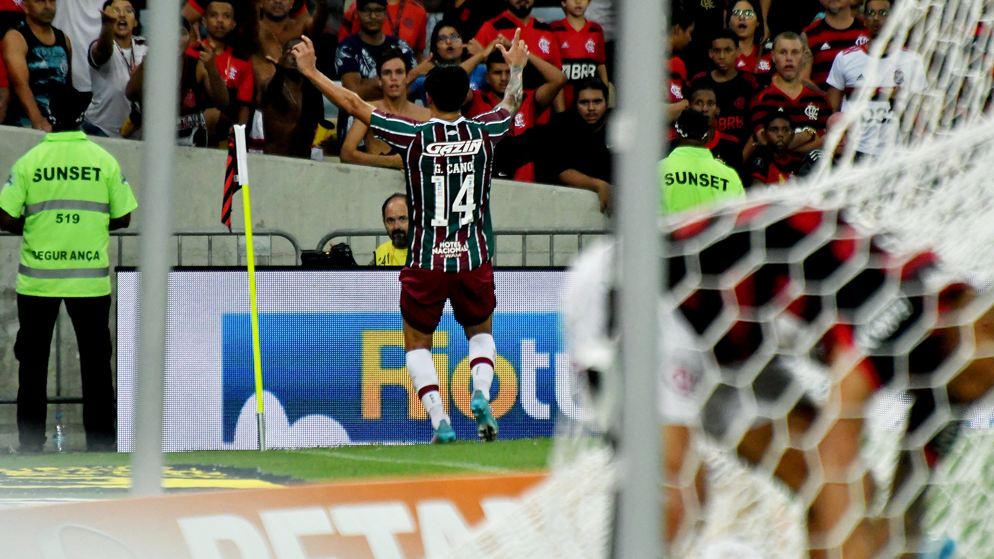 Fluminense bate o Flamengo no jogo de ida da final do Carioca ...