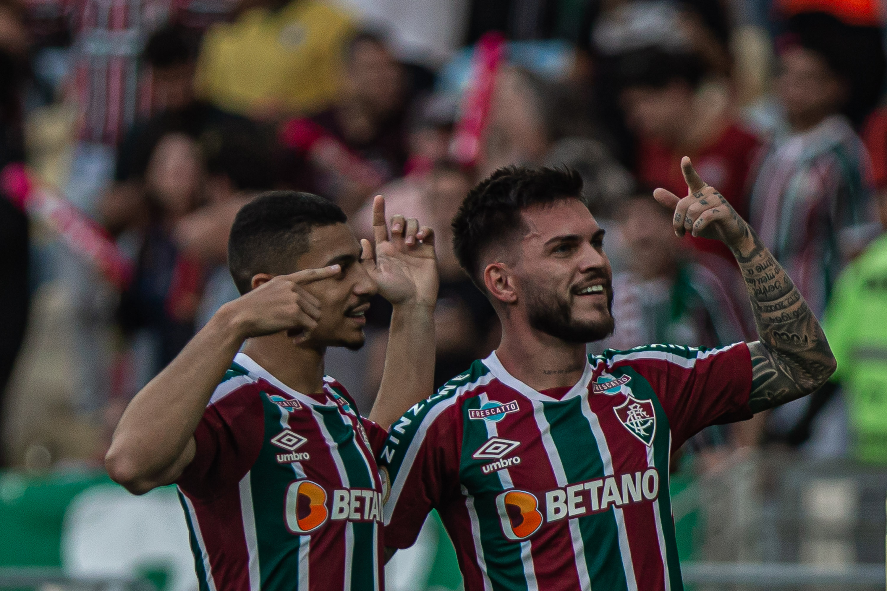 Fluminense vence o Flamengo e assume a vice-liderança do Brasileirão ...