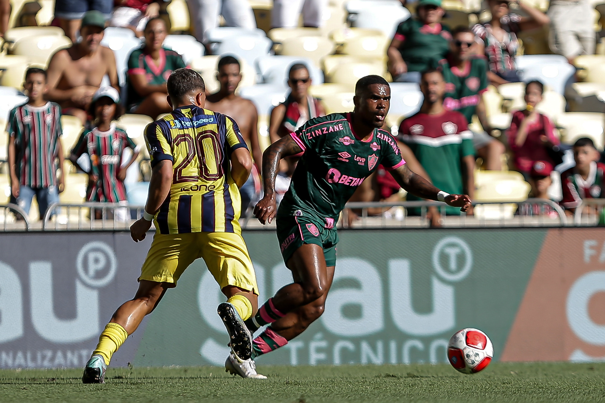 Fluminense vence o Madureira e reassume a liderança do Carioca ...