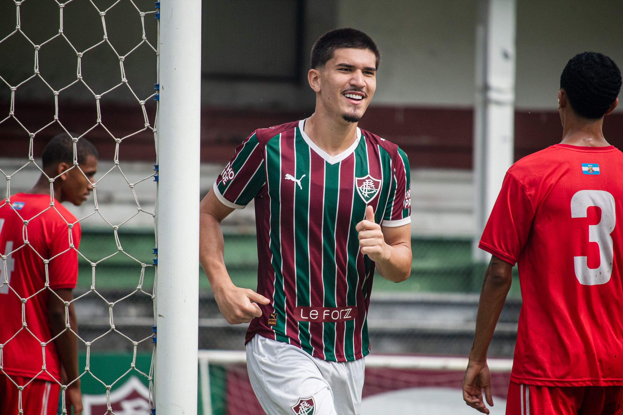 Fluminense vence a terceira seguida por goleada e segue 100% na Copa ...