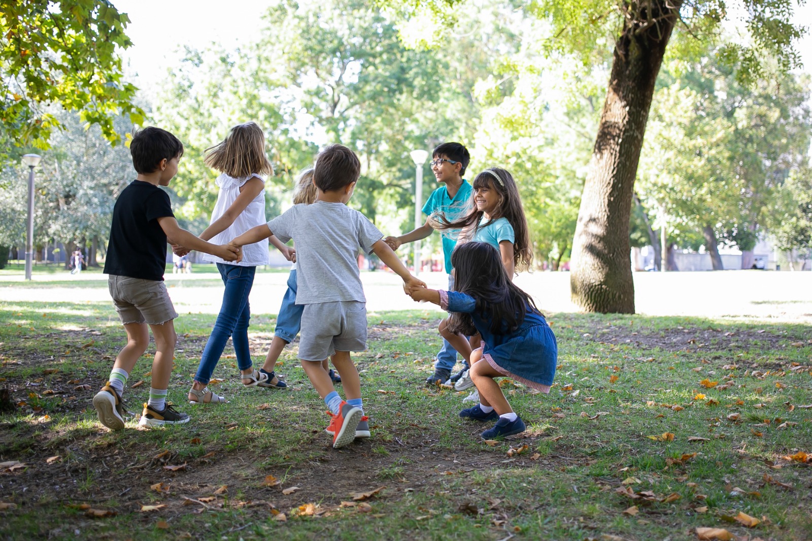 10 brincadeiras ao ar livre para curtir no dia das crianças | Blog PlayKids