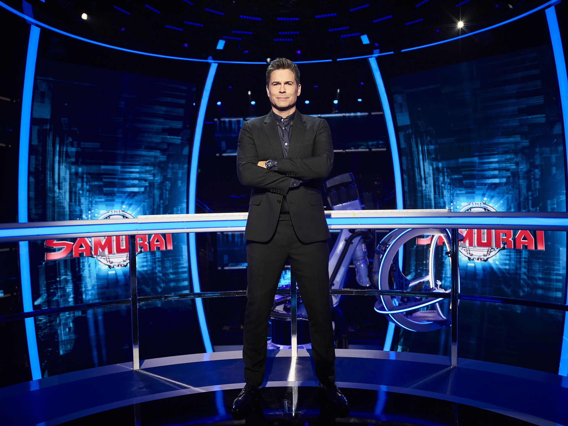 show hero image in three sizes