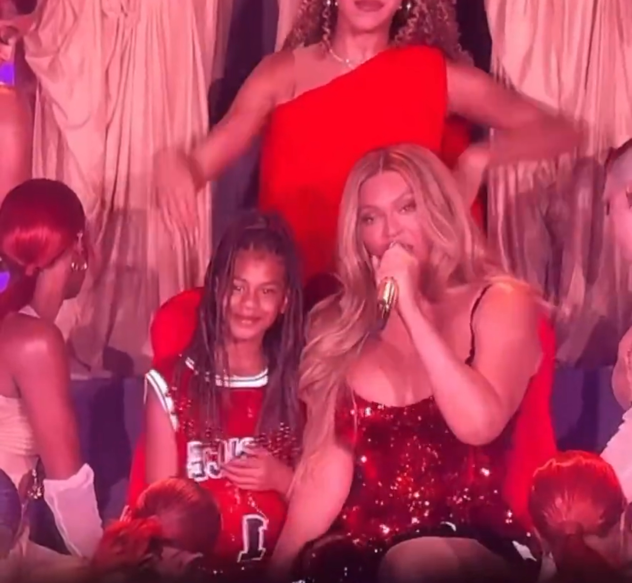 Rumi Carter's funniest Moment, Even Made Beyoncé Stop Singing and Giggle