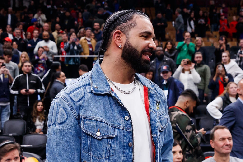 All the Times Drake Dragged Women Instead of His Male Enemies Like Kendrick Lamar