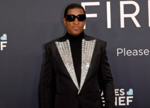 The Internet Drags Lame AP Reporter Who Snubbed Babyface on Grammys Red Carpet