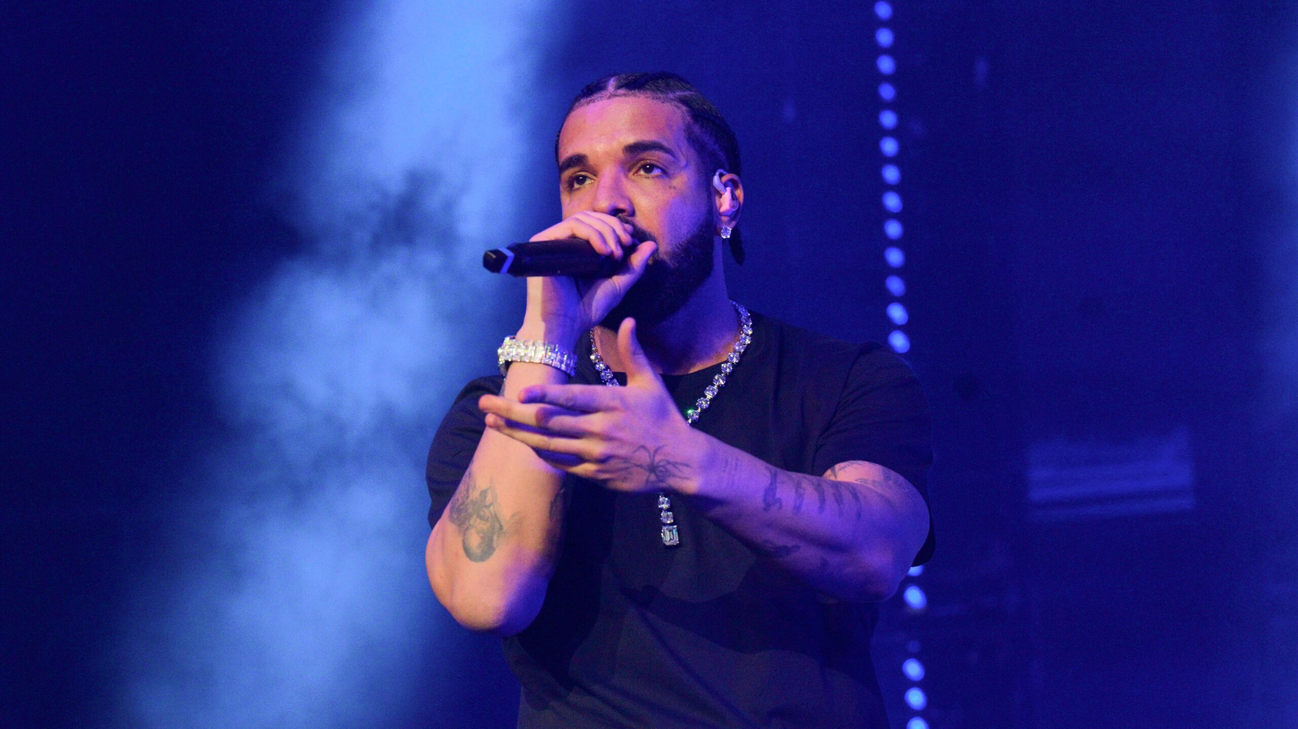 Drake performs onstage during “Lil Baby & Friends Birthday Celebration Concert”on December 9, 2022 in Atlanta, Georgia. Photo: Getty Images Prince Williams/Wireimage