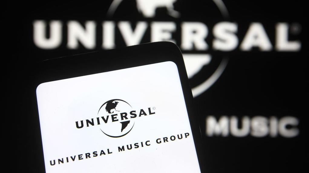 Heard the Fake Clip of Drake Rapping ‘Munch’? Here’s Why It’s Causing Concern for Major Labels