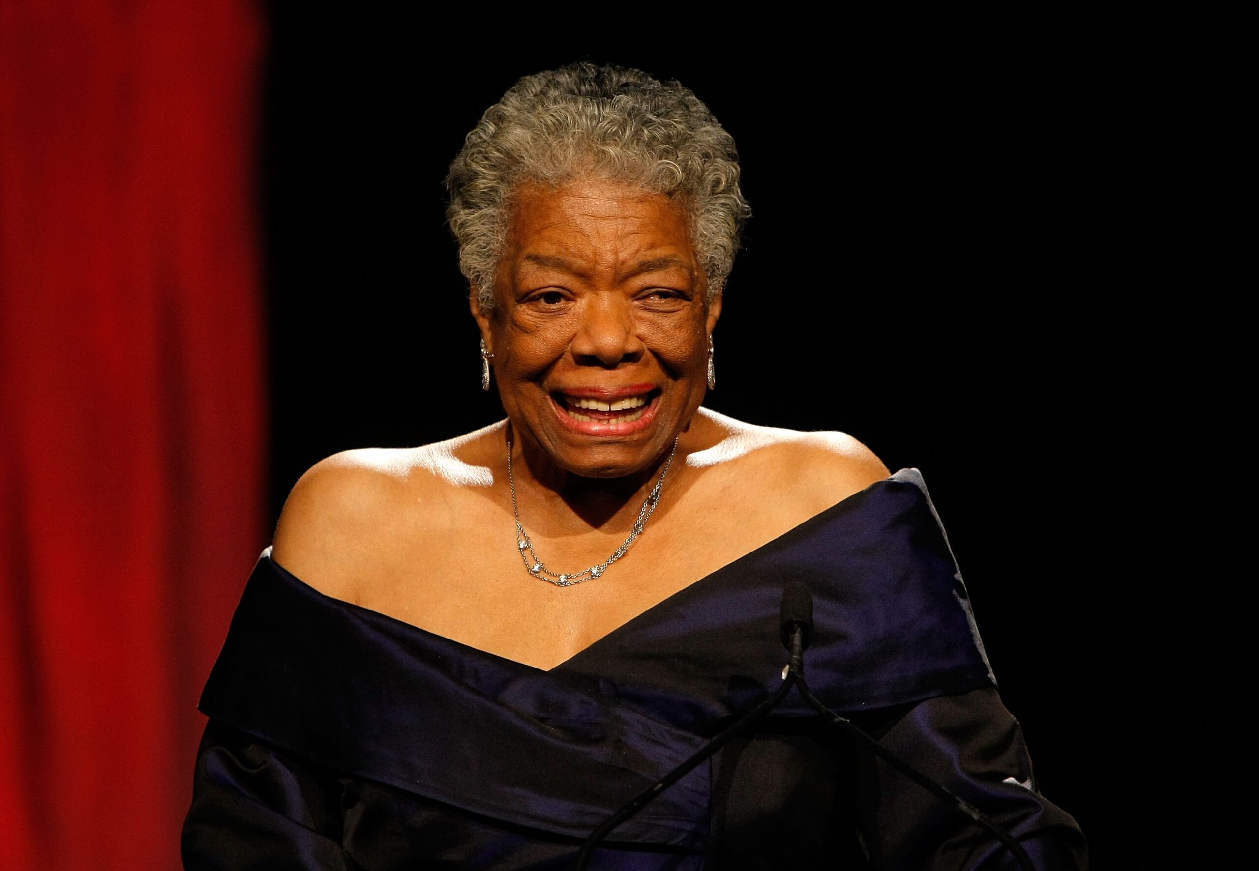 NEW YORK - JUNE 03: Dr. Maya Angelou speaks on stage during the 34th Annual AWRT Gracie Awards Gala at The New York Marriott Marquis on June 3, 2009 in New York City. Photo: Getty Images Jemal Countess