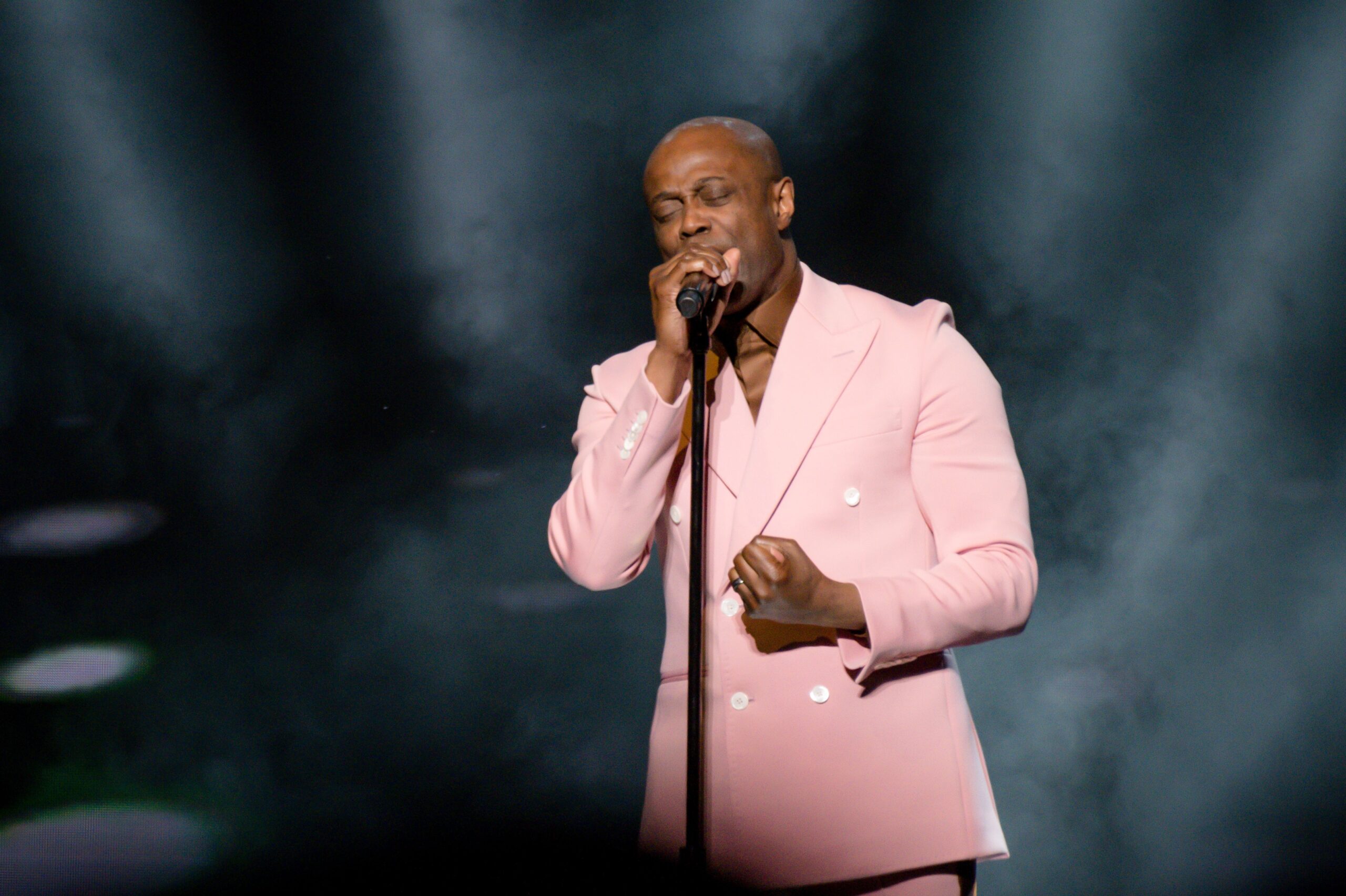 HOUSTON, TEXAS - MARCH 24: KEM performs on stage in concert at Toyota Center on March 24, 2023 in Houston, Texas. Photo: Getty Images Marcus Ingram