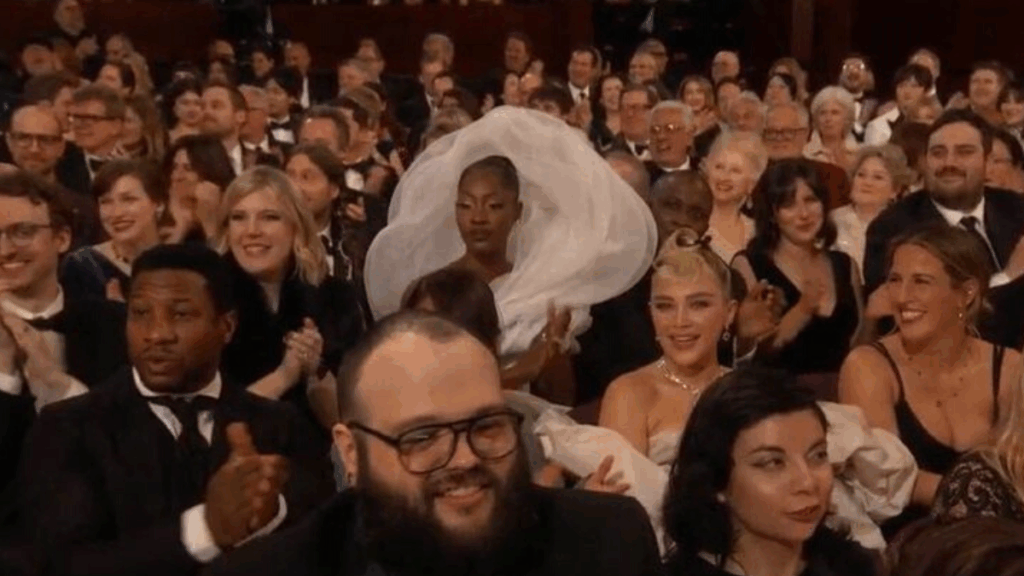 2023 Oscars: Black Twitter Comes to the Defense of Tems and Her Beautiful Dress