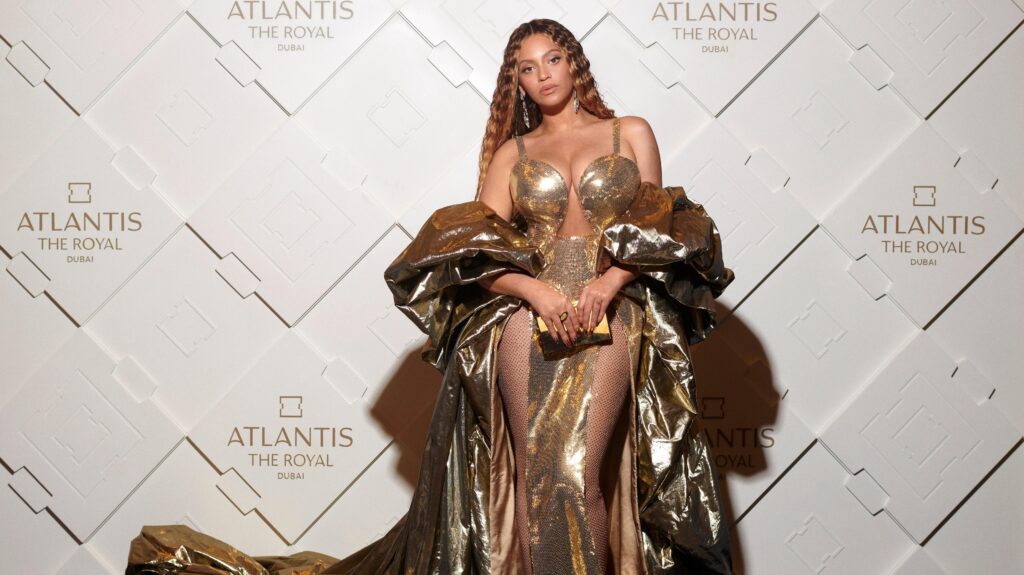 The Best Photos From Beyoncé’s Stunning Dubai Performance