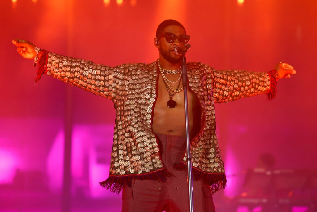 Usher Sang To Issa Rae Onstage During His Vegas Residency And My Jealousy Runs Extremely Deep