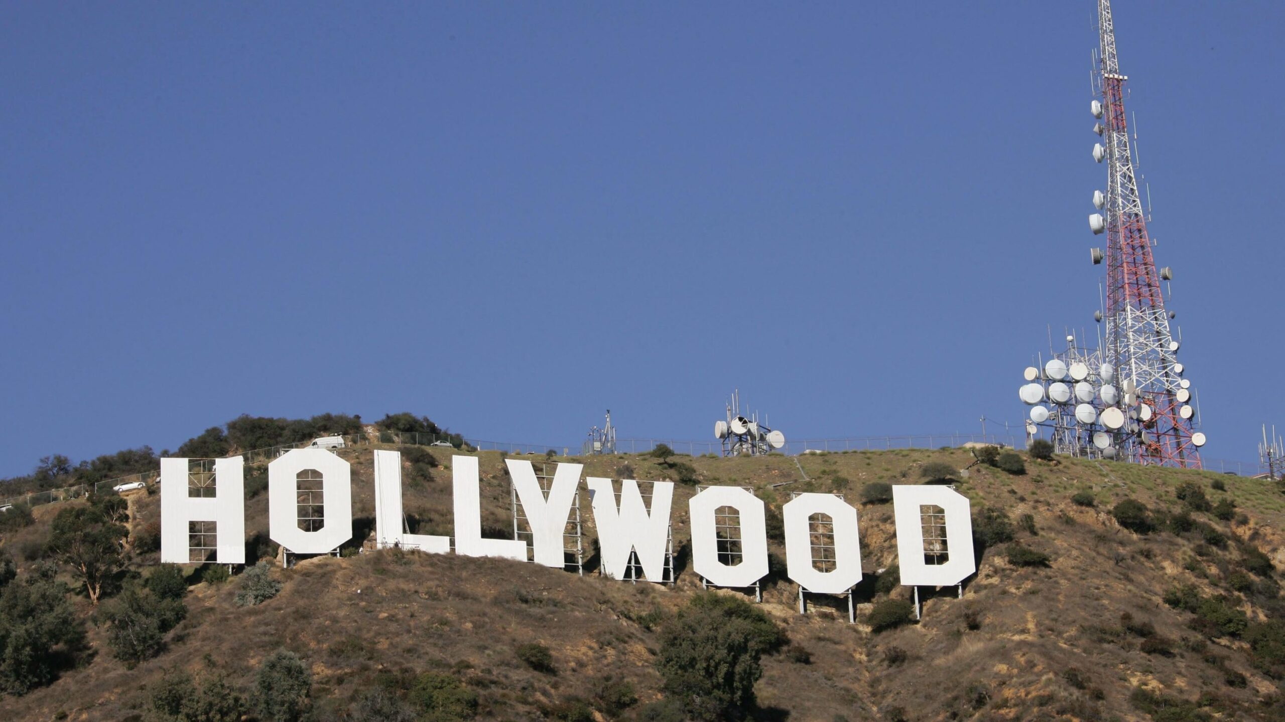 Media day at the Hollywood Sign to observe it’s repainting November 16, 2005 in Hollywood, California. Photo: Getty Images David Livingston
