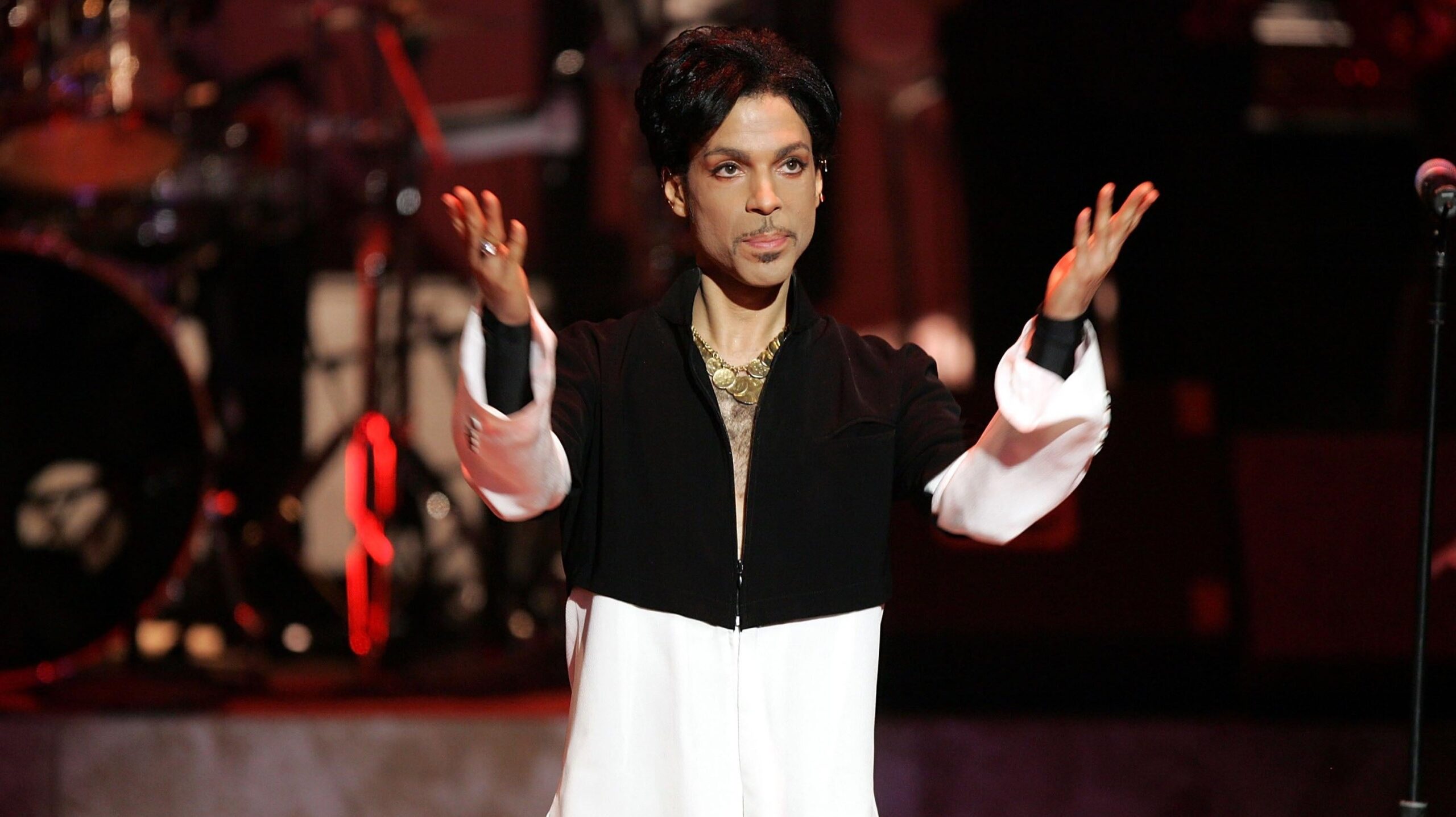 Prince is seen on stage at the 36th NAACP Image Awards at the Dorothy Chandler Pavilion on March 19, 2005 in Los Angeles, California. Photo: Getty Images Kevin Winter