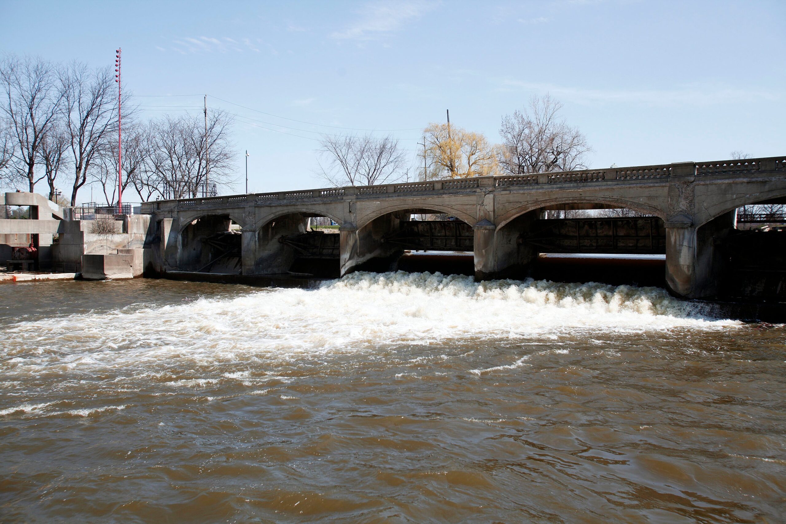 The Flint River is shown in downtown Flint April 20, 2016 in Flint, Michigan. Photo: Getty Images) Bill Pugliano