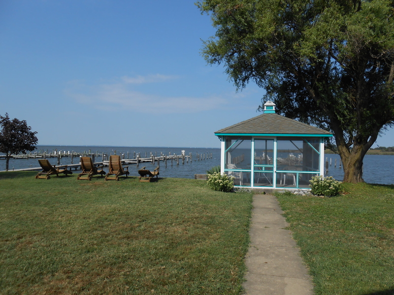 Moonlight Bay Marina and Inn