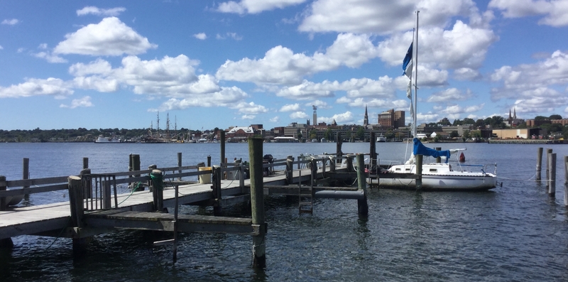 Thames Inn & Marina