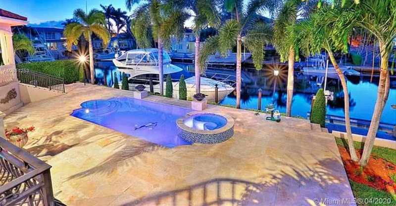 UNAVAILABLE - 100' Private Boat Slip
