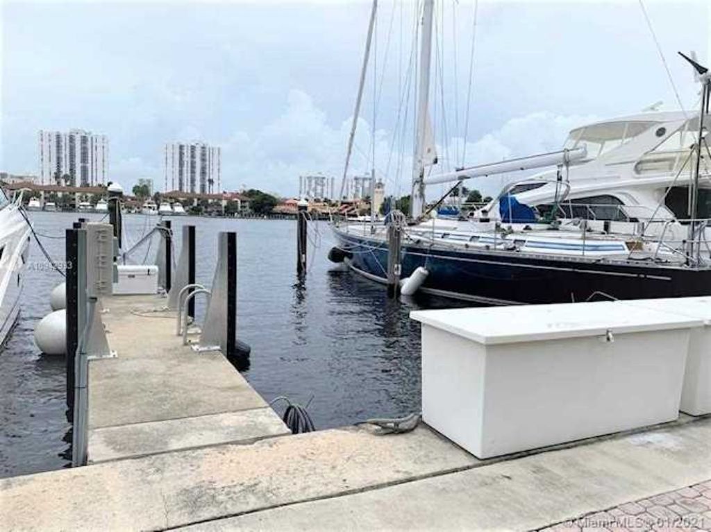 Boat Slip for Rent Aventura, Florida SnagASlip