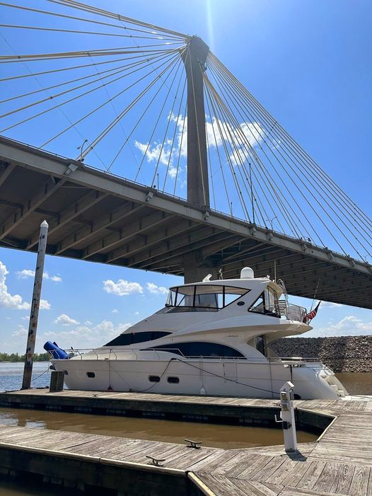 The Alton Marina Alton, Illinois Mississippi River SnagASlip