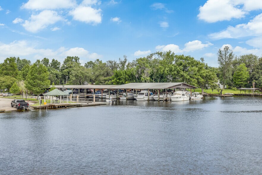Cedar Creek Marina