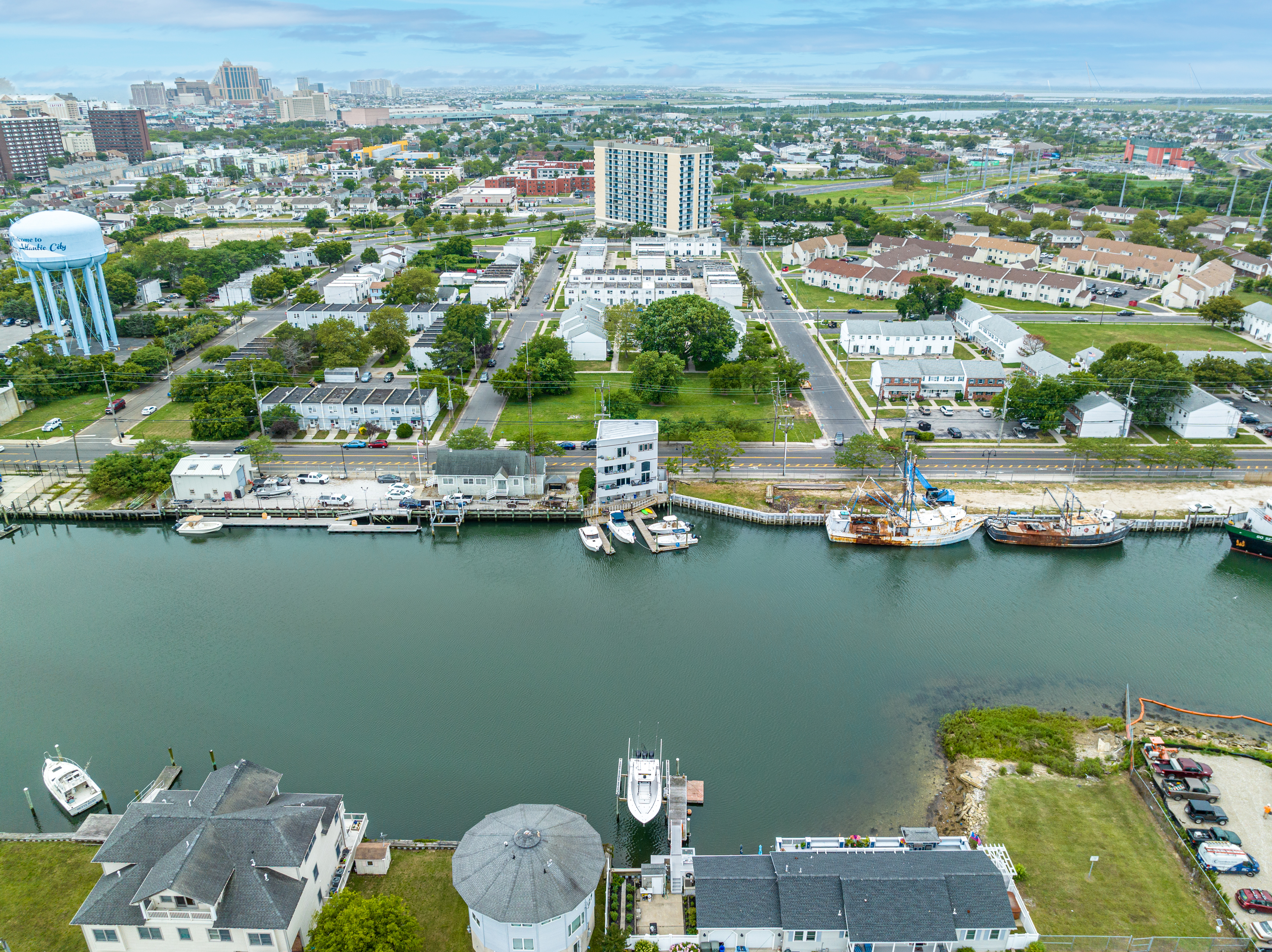 Exclusive Marina Slip for Rent in Atlantic City: Steps from Famous Casinos, Ideal Location!
