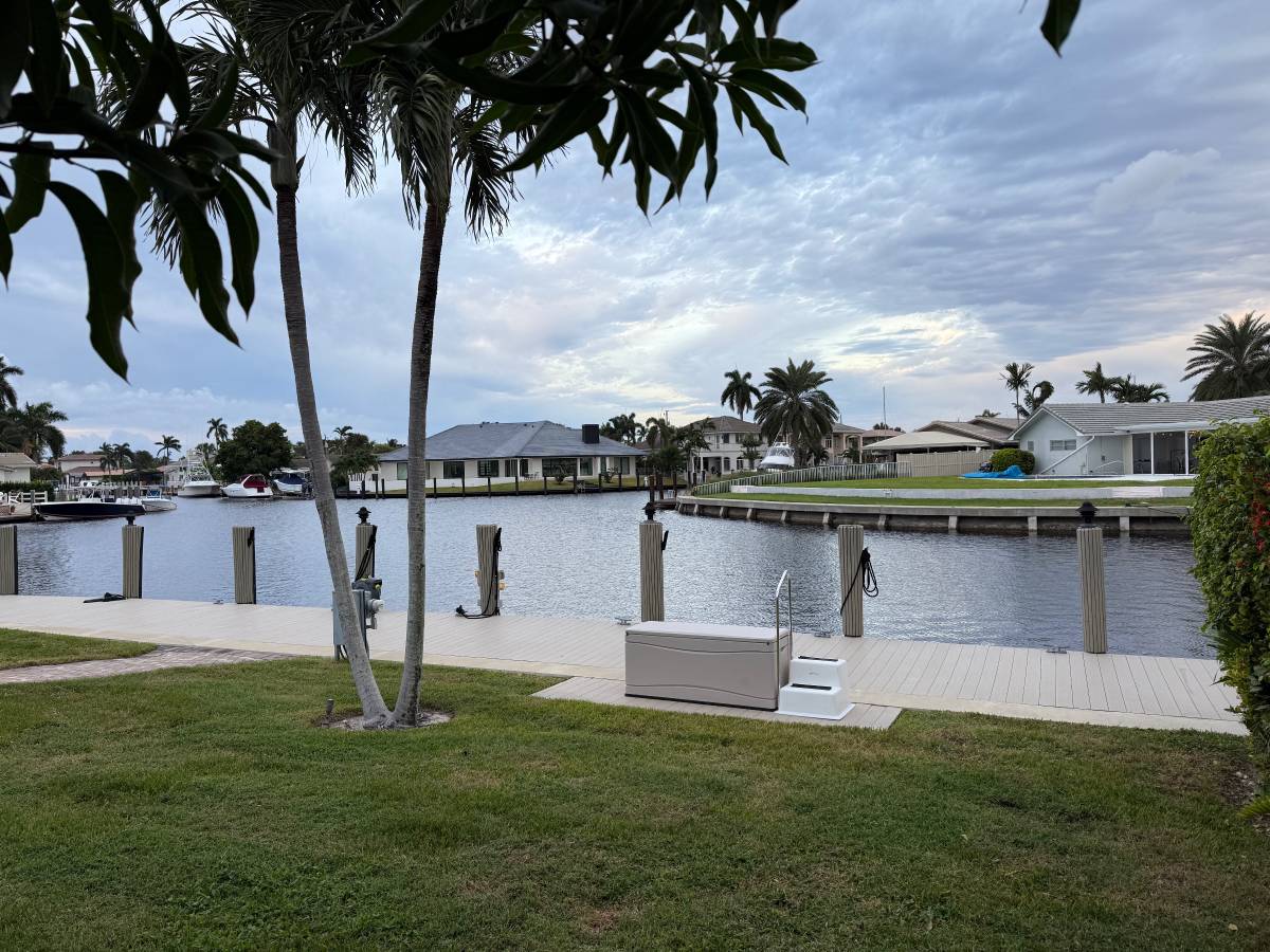 201 Ft. Dock on Deep Water Canal Harbor
