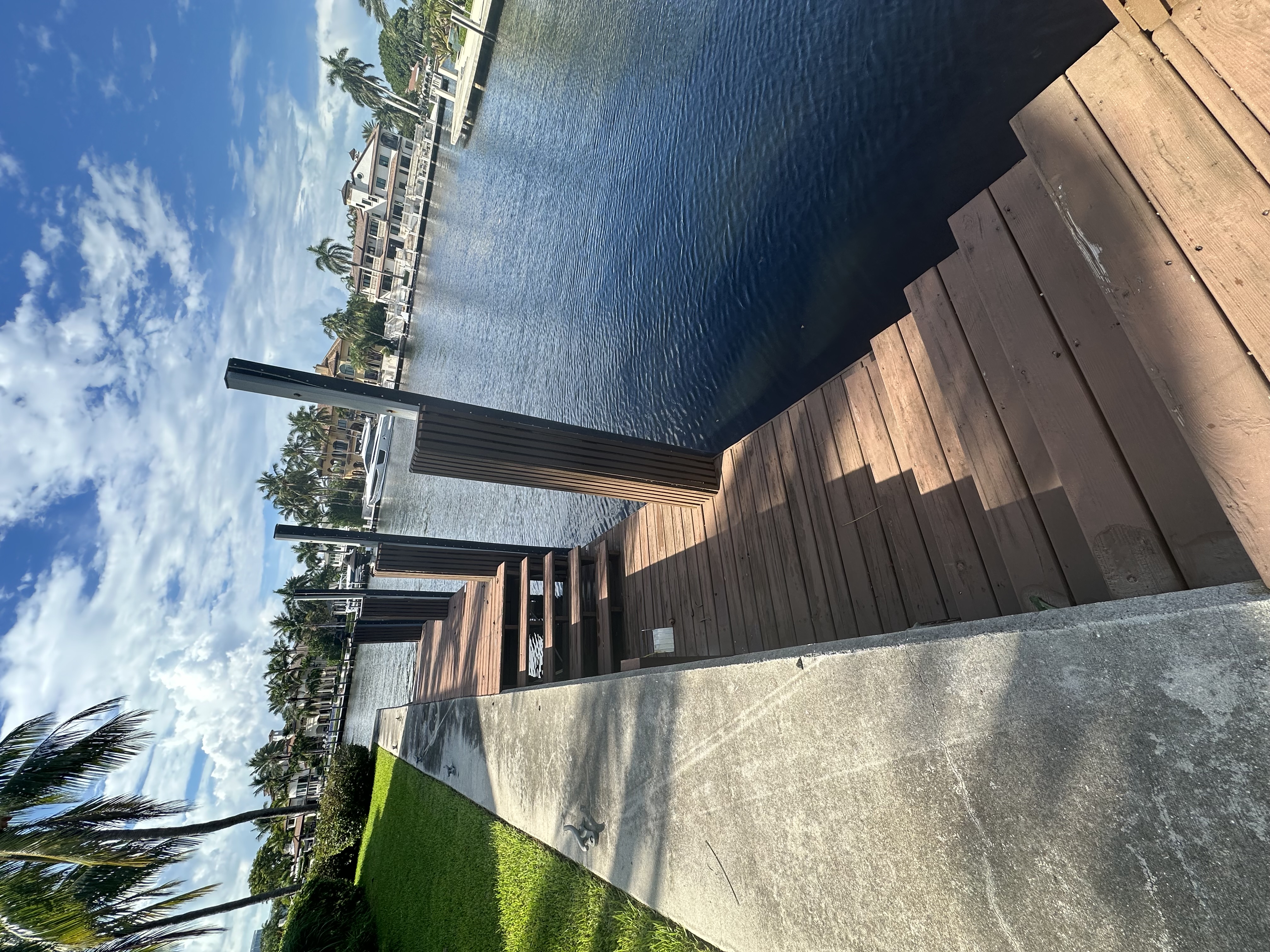 110' Slip Center of Ft Lauderdale