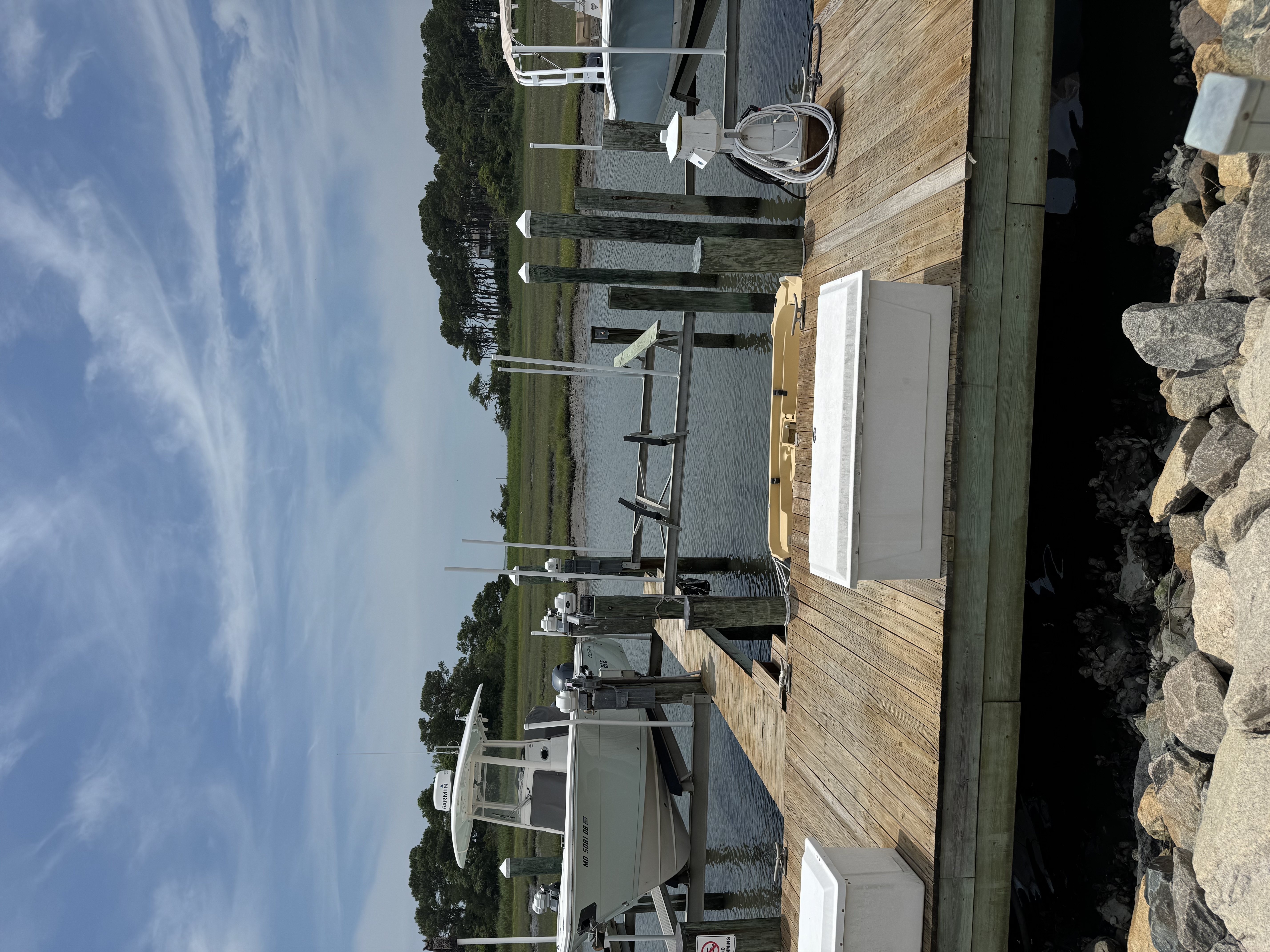 Private Boat slip w/ Lift