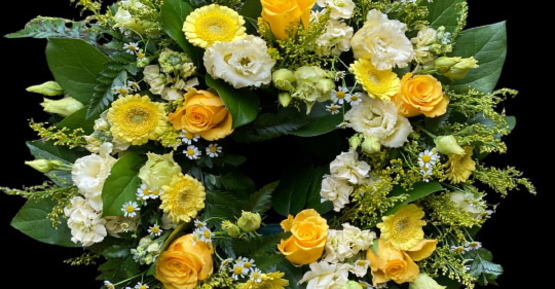 picture of a floral wreath