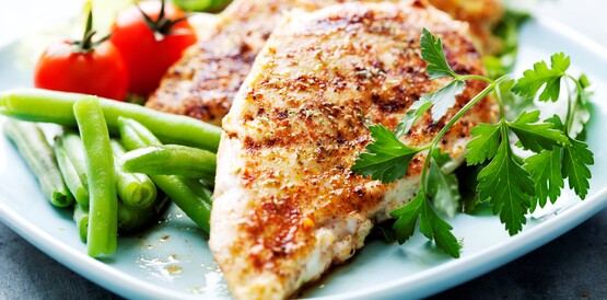 Lean chicken with green beans and tomatoes
