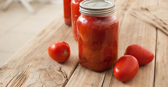 This class will give you the confidence to continue pressure canning in your own home. Bring your questions and be prepared to help with the process. 