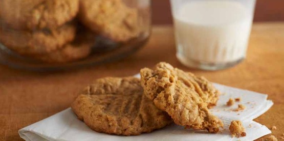 Rolled Oats and Peanut Butter Cookies from Cooking Matters