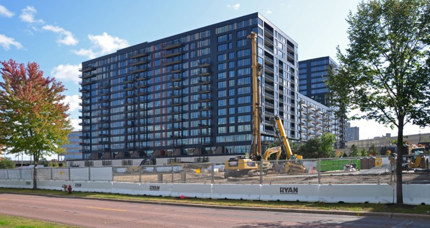 Breaking ground on the 44-story, 118-residence luxury condominium.