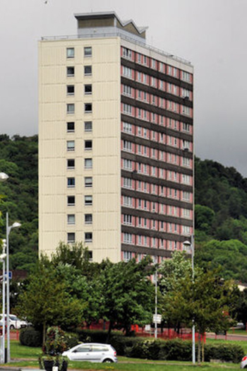 The cost of demolishing the buildings would be in the region of £1 million (US$1.3 million) yet refurbishment would amount to £1.5 million (US$1.9 million).