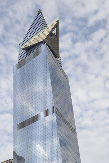 The skydeck, which offers staggering views over New York City, was only opened for a short while before the pandemic caused it to close. It is now open to the public again. Image credit: Lester Ali via CTBUH.
