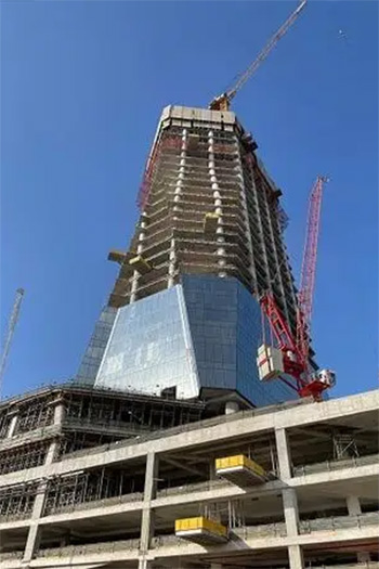 Uptown Tower in Dubai has reached 153 meters with over 32 floors completed.