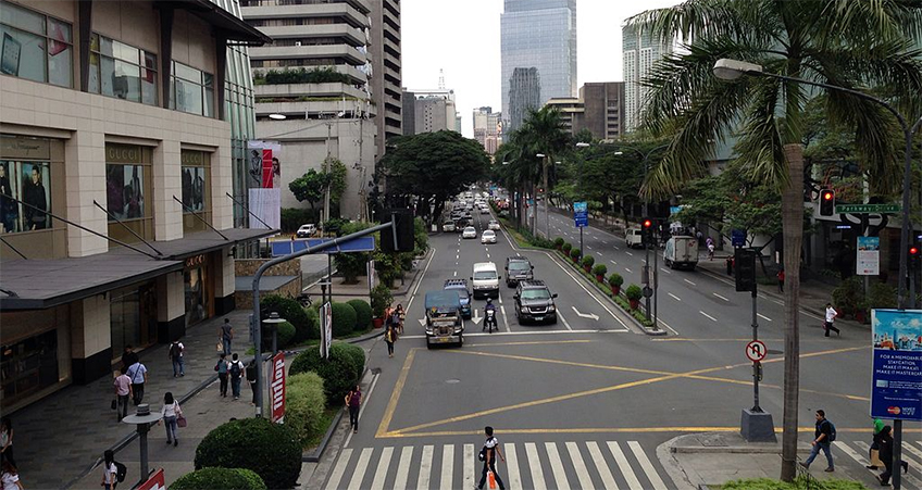 A fire occurred at the top level of Makati high-rise and no fatalities or injuries have been reported.