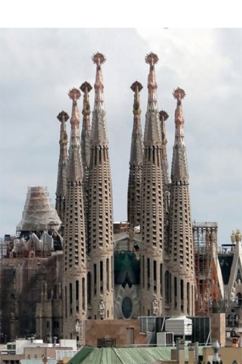 The famed monument has been developing since 1882 through present day. © Bernard Gagnon.