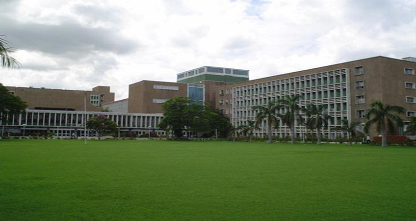 The Ayurvigyan Nagar AIIMS residential campus to be redeveloped is near the All India Institute of Medical Sciences' main campus.  Image credit: By Dr.saptarshi - Personal collection, Public Domain, https://commons.wikimedia.org/w/index.php?curid=1710359