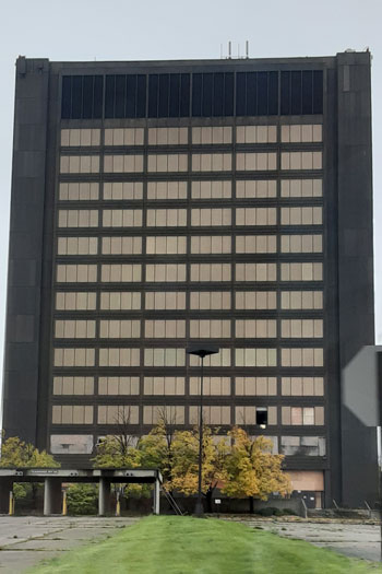 Southgate Tower (C) Viiticus. CC-BY-SA