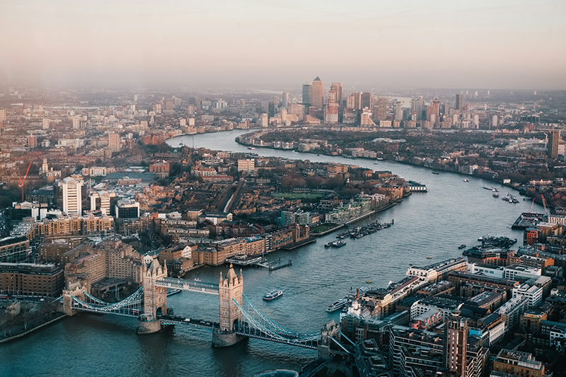 London image by Benjamin Davies via Unsplash