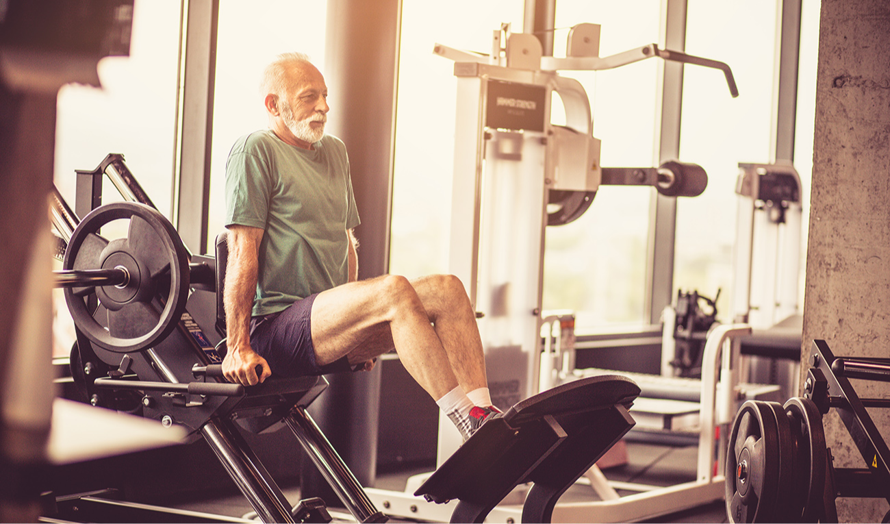 Investigación indica que niveles elevados de actividad física después de los 45 años se asocian con una reducción de más del 40% en el riesgo de Alzheimer y otras demencias. (imagen: Mladen Zivkovic / iStock)