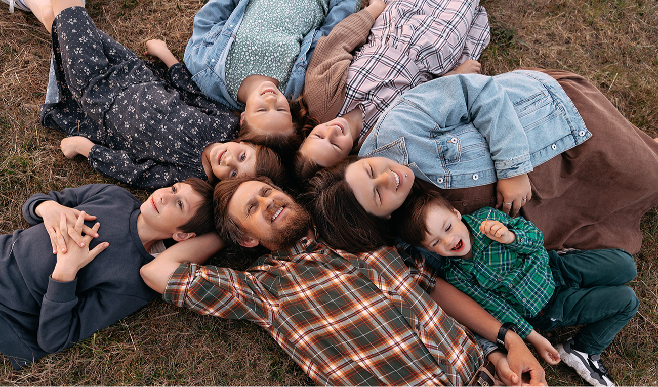 Un estudio longitudinal en Nepal prueba la teoría del "idealismo de desarrollo". (imagen: Liubov Kaplitskaya / iStock)