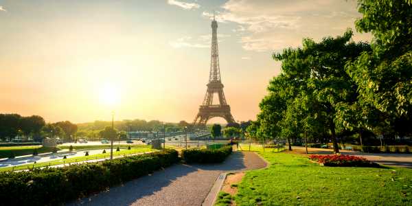 Walking tour of Paris