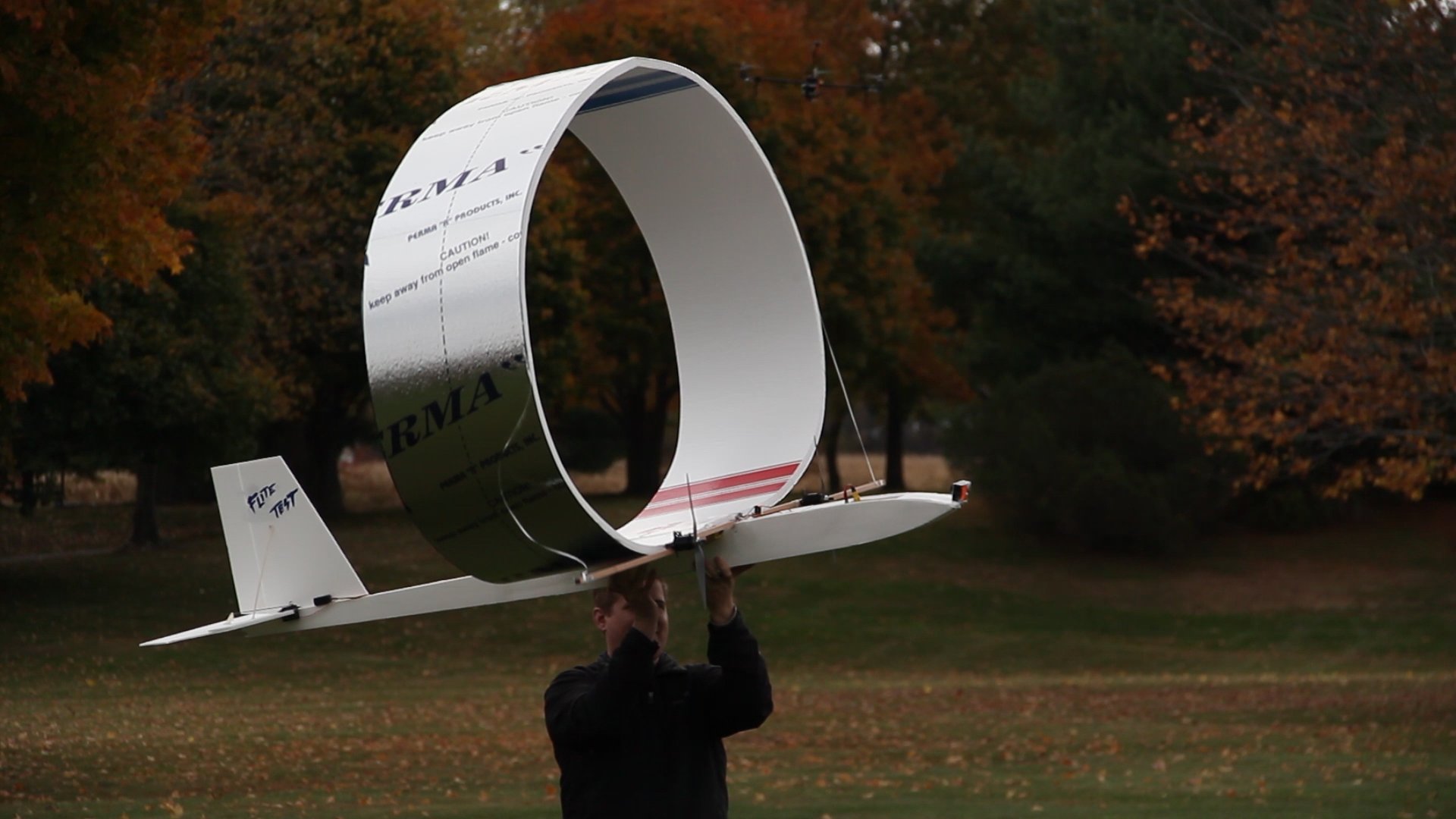 Boeing 747 Rainbow contrails aviation