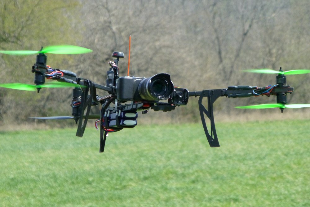 мини-дрон s128. дрон с 8 винтами. самый крутой дрон. топ коптеров. китайский квадрокоптер с камерой.