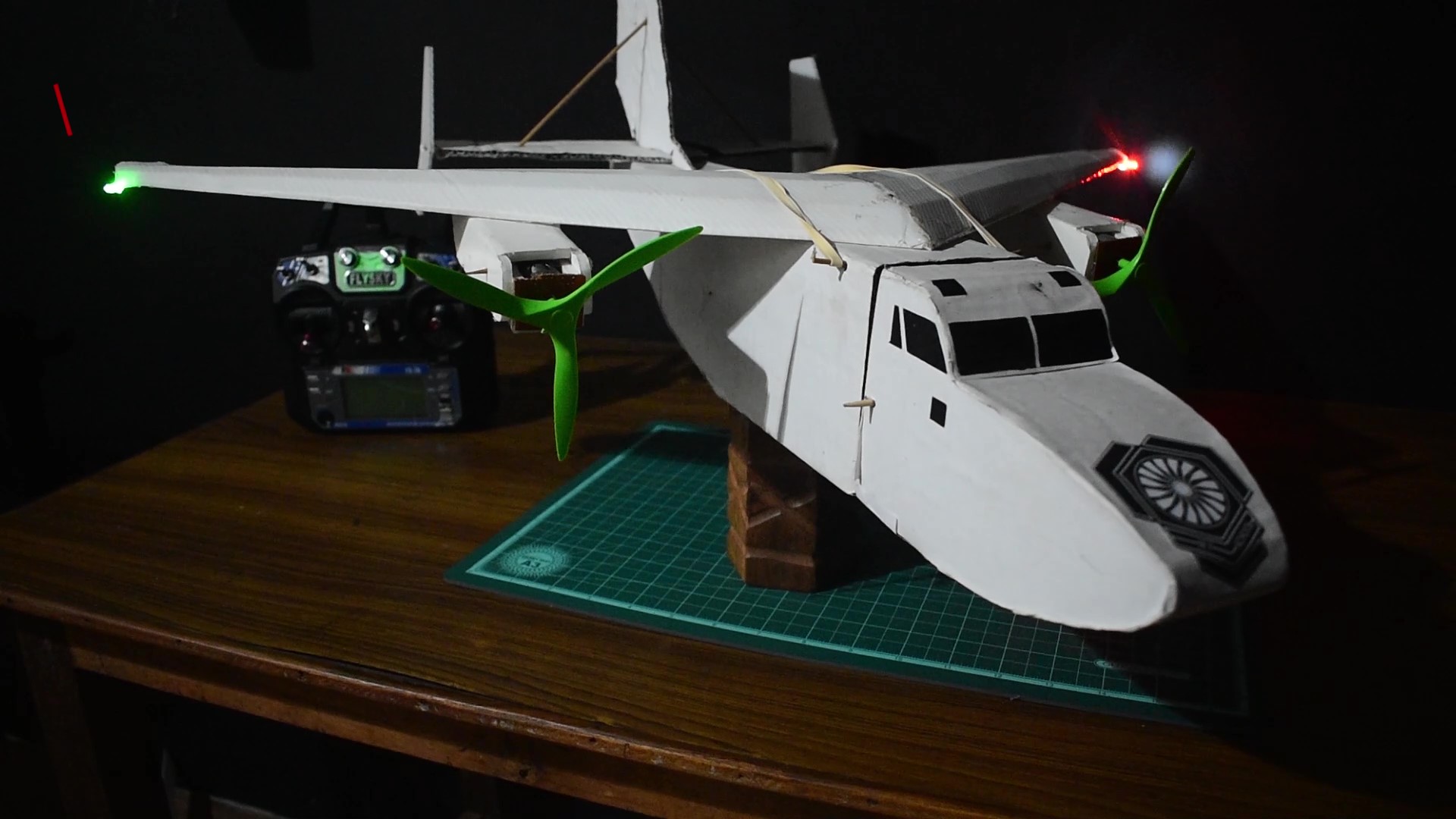 What airplane Nav lights signify+Circuit Prototype Flite Test